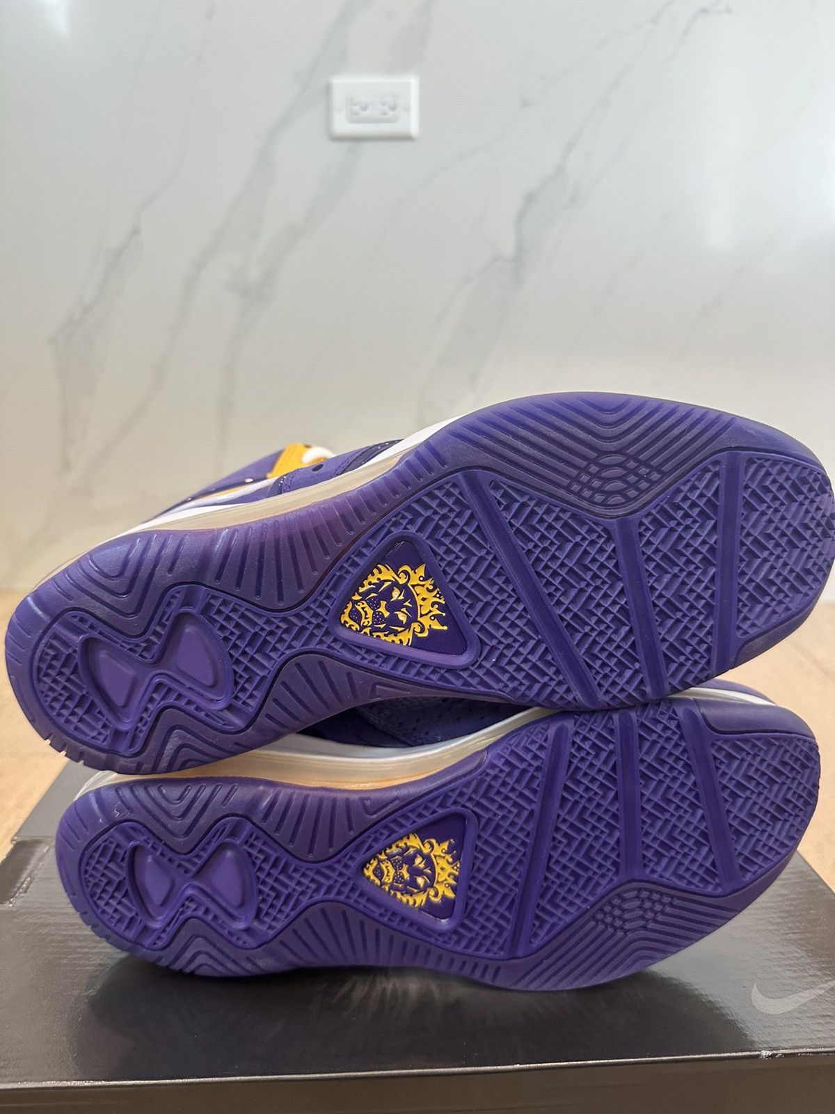Nike Nike LeBron 8 Lakers Size US 9.5 / EU 42-43 - 6 Thumbnail