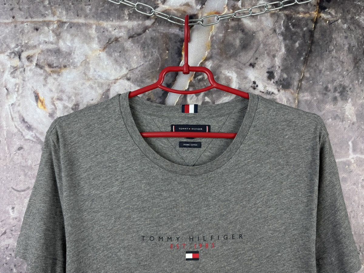 Tommy Hilfiger Men’s Tommy Hilfiger T-Shirt Gray Streetwear Size Medium Size US M / EU 48-50 / 2 - 2 Thumbnail