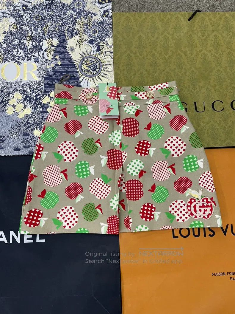 Gucci Gucci Apple-printed skirt Size 27" / US 4 / IT 40 - 1 Thumbnail