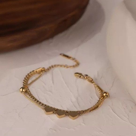 The Unbranded Brand Women Charm Heart Round Pendant Bracelet Size ONE SIZE - 3 Thumbnail