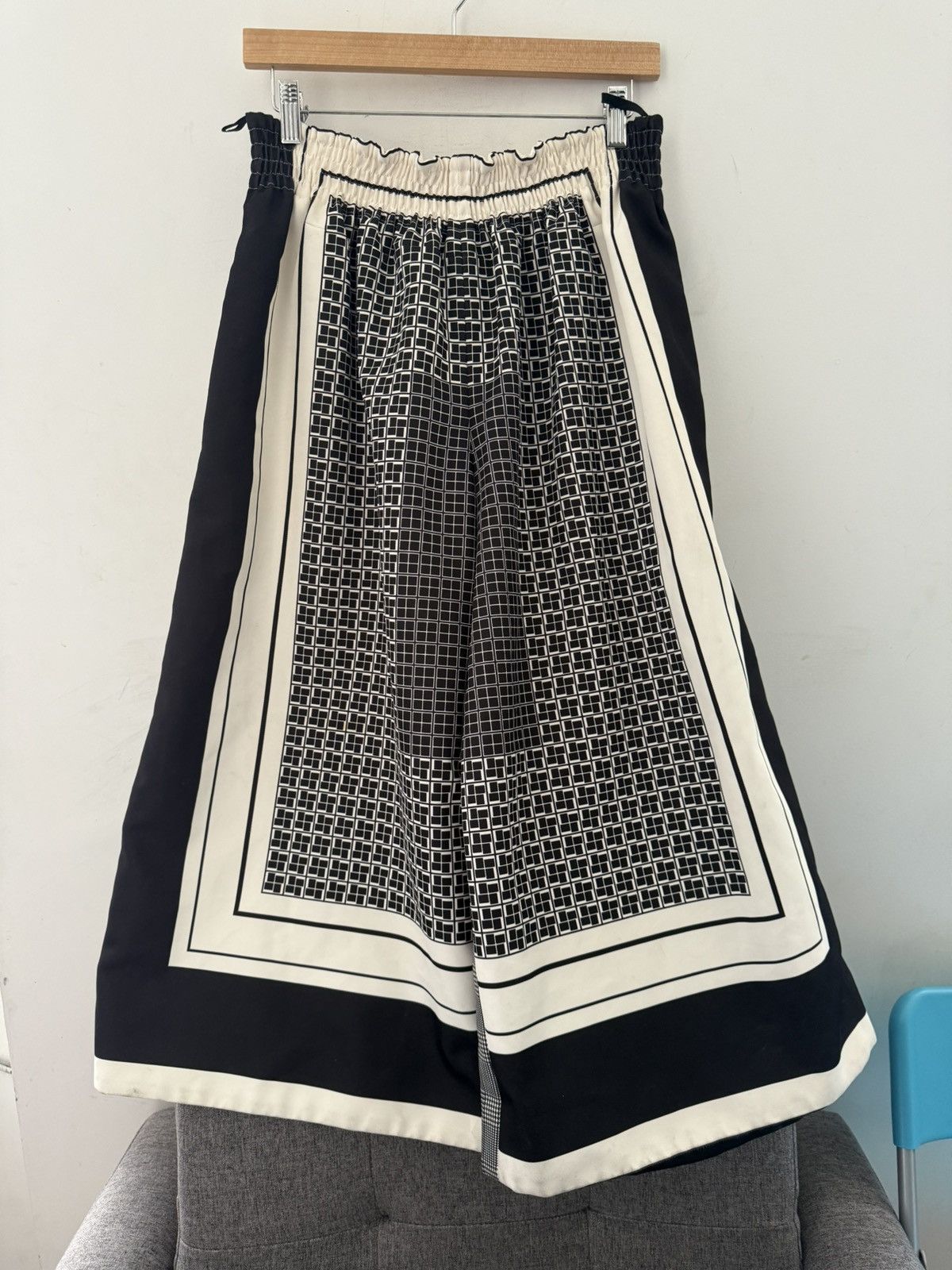 Celine Celine SS11 phoebe philo mosaic print wide shorts Size US 30 / EU 46 - 1 Thumbnail
