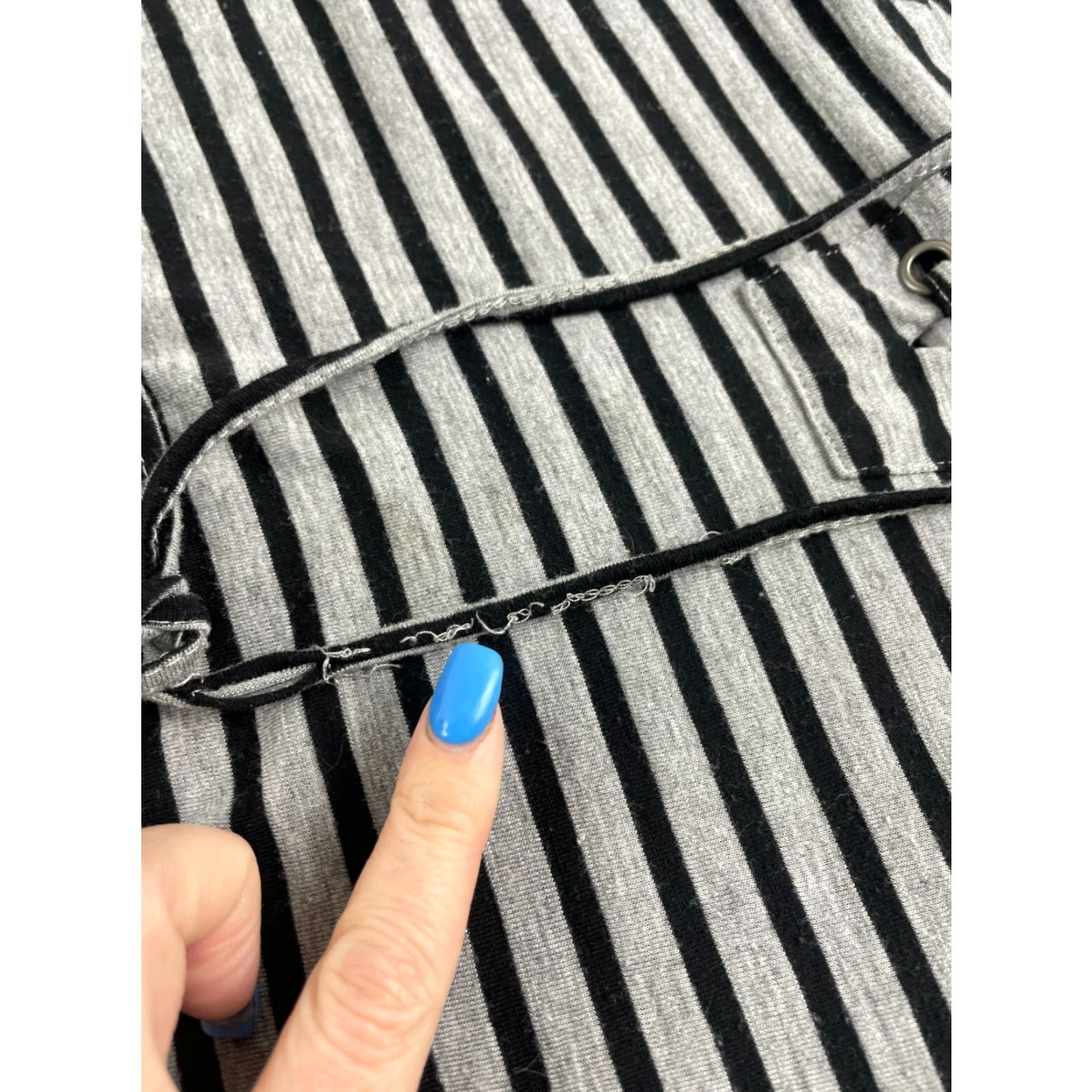 Faded Glory Faded Glory Shirt Women's 2X Black Gray Striped Lace Up Henley 3/4 Sleeve Size XXL / US 16-18 / IT 52-54 - 7 Thumbnail