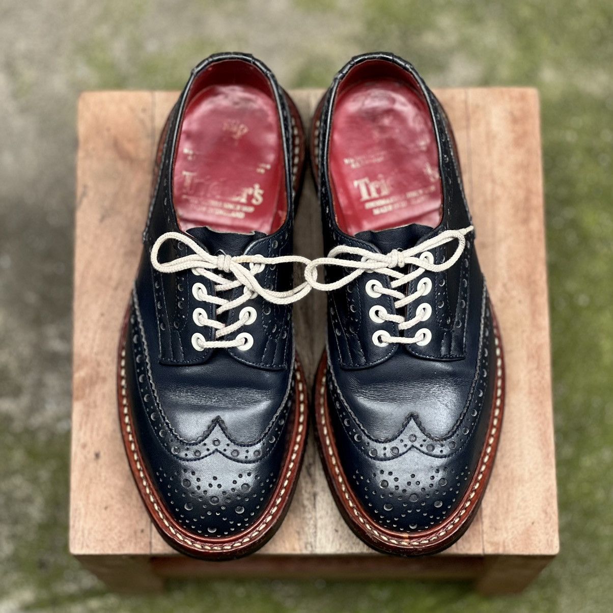 Tricker's TRICKER'S "BOURTON" NAVY BROGUE SHOES Size US 7 / EU 40 - 1 Thumbnail