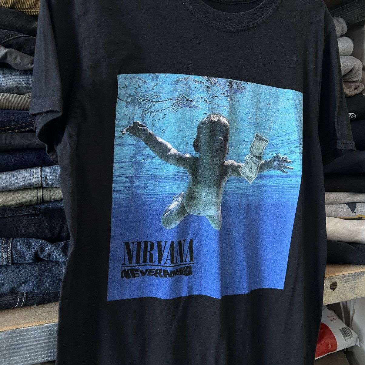 Nirvana Vintage Nirvana Nevermind bIg Graphic Logo rock band tee Size US M / EU 48-50 / 2 - 2 Thumbnail