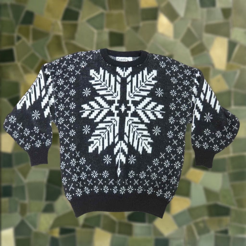 Vintage VINTAGE 1980s Genesis knit sweater M Black White snowflake Acrylic Casual Christmas Mens Size M / US 6-8 / IT 42-44 - 1 Thumbnail