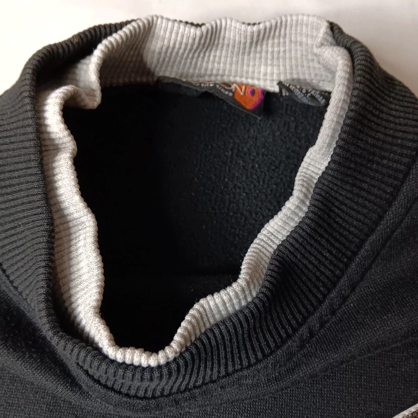 Vintage VINTAGE 80s Unisex Sweatshirt Crew Neck Black Gray Stripe Polyester Cotton Knit PullOver M Regular Men Size US M / EU 48-50 / 2 - 6 Thumbnail