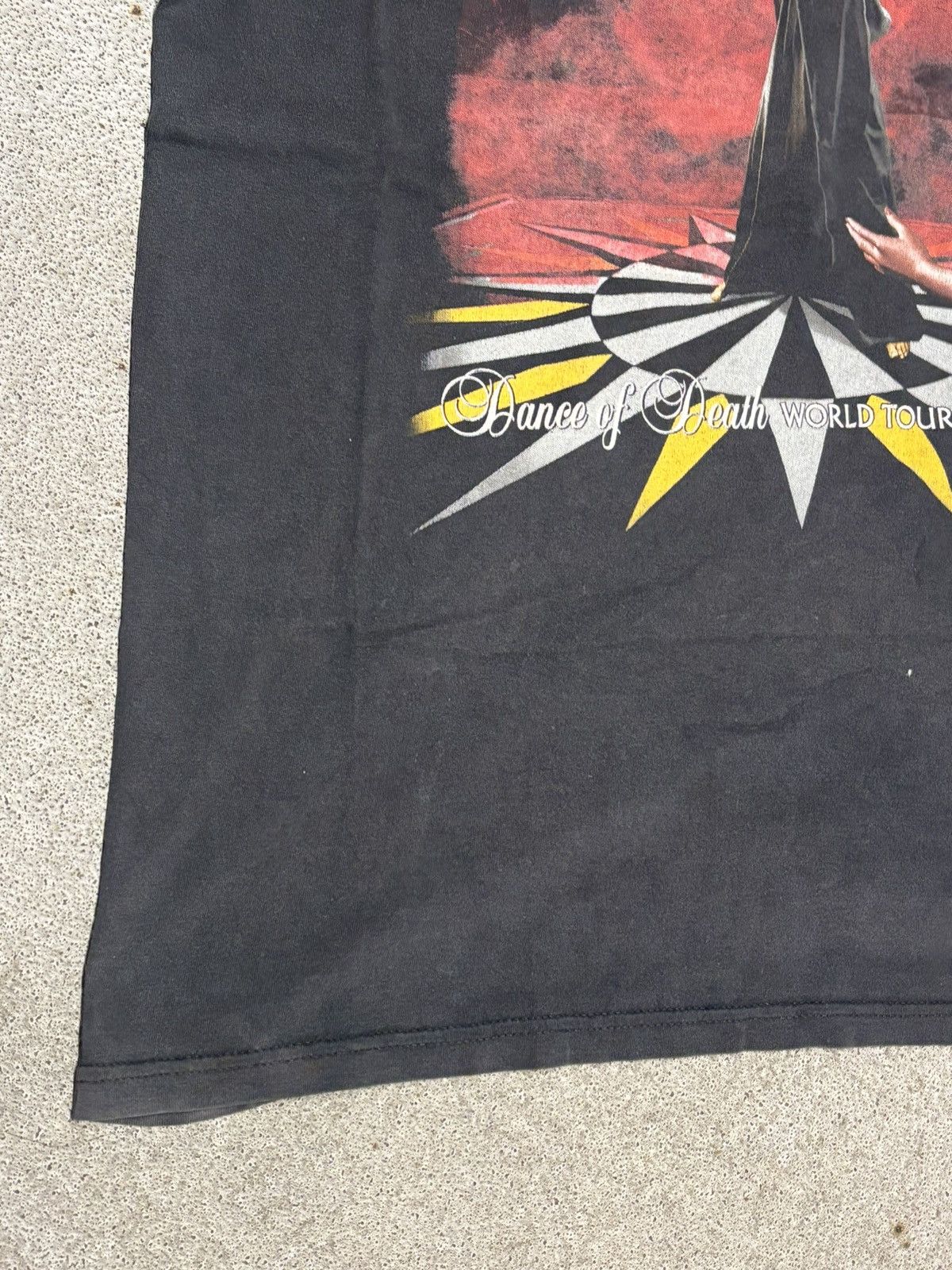 Band Tees 2003 IRON MAIDEN DANCE OF DEATH TOUR Size US XL / EU 56 / 4 - 5 Thumbnail