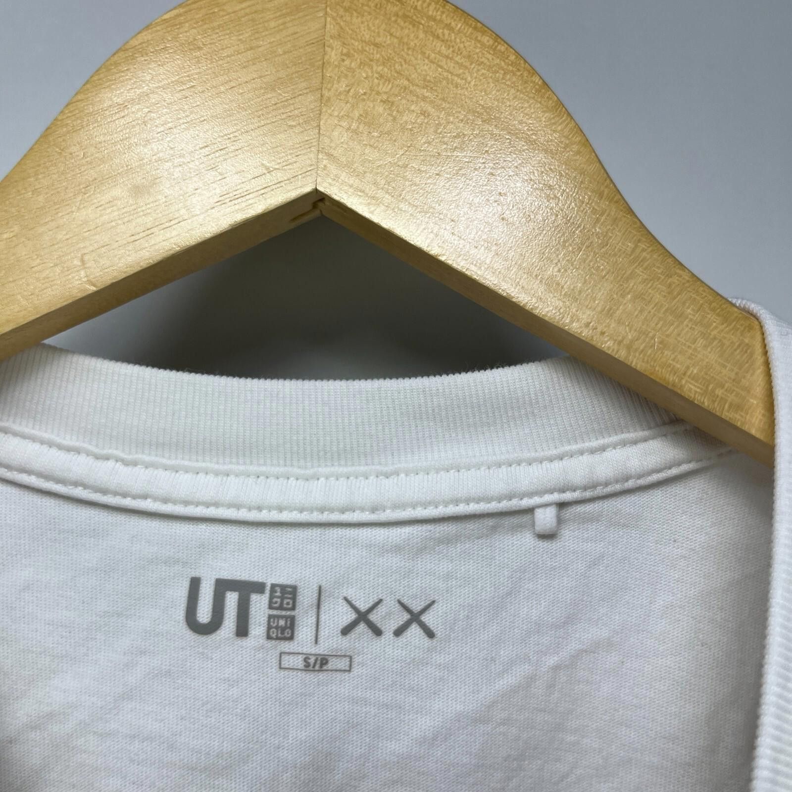 Kaws Uniqlo X KAWS UT T Shirt Small Sesame Street Art Ocean Size US S / EU 44-46 / 1 - 7 Thumbnail