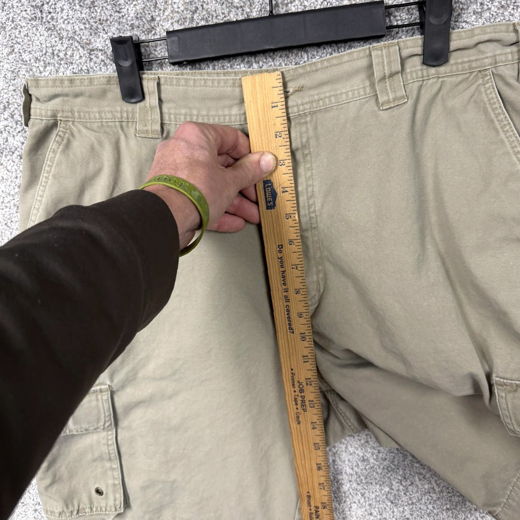 Old Navy VINTAGE Old Navy Cargo Shorts Mens 36 Khaki Canvas Flat Front 10 In Inseam Cargo Pockets Casual Summer Size US 36 / EU 52 - 6 Thumbnail
