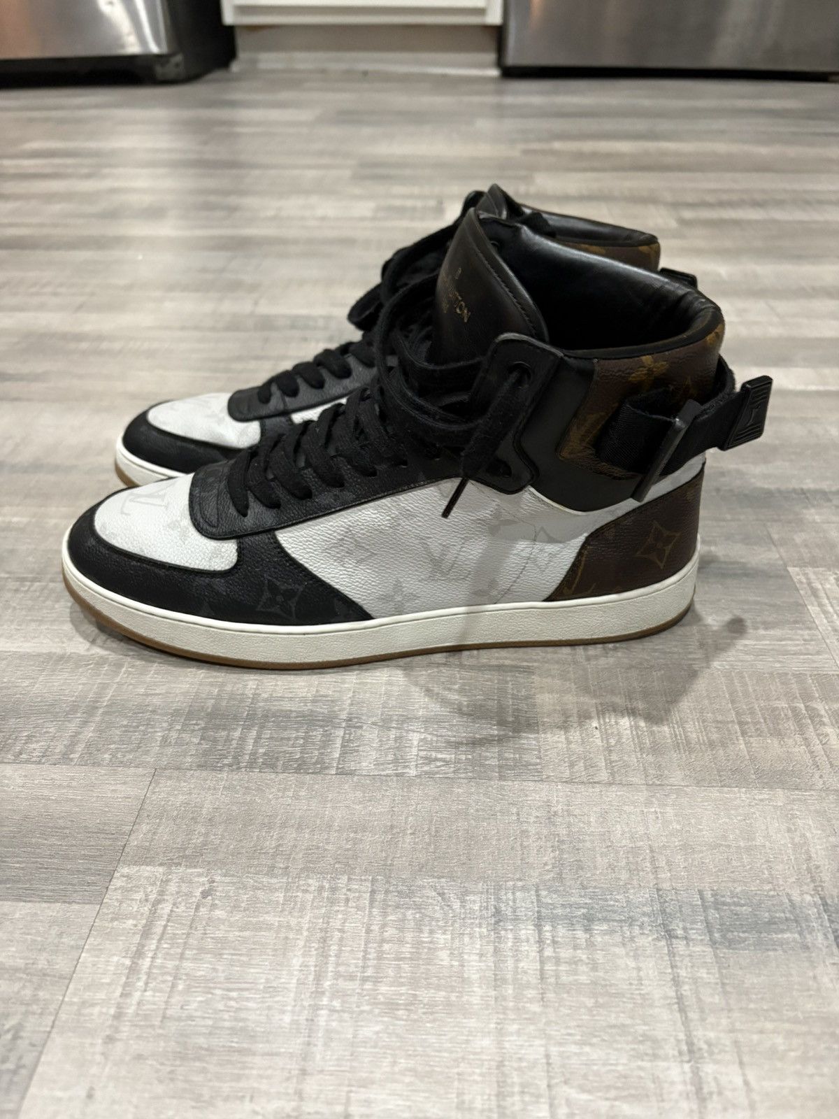 Louis Vuitton Louis Vuitton Rivoli High Black/White/Brown 'Tri-Color' Size US 9 / EU 42 - 2 Thumbnail