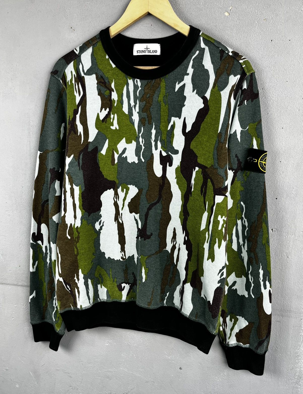 Stone Island Stone Island Garment Dyed Camo Green sweatshirt Size US L / EU 52-54 / 3 - 1 Thumbnail