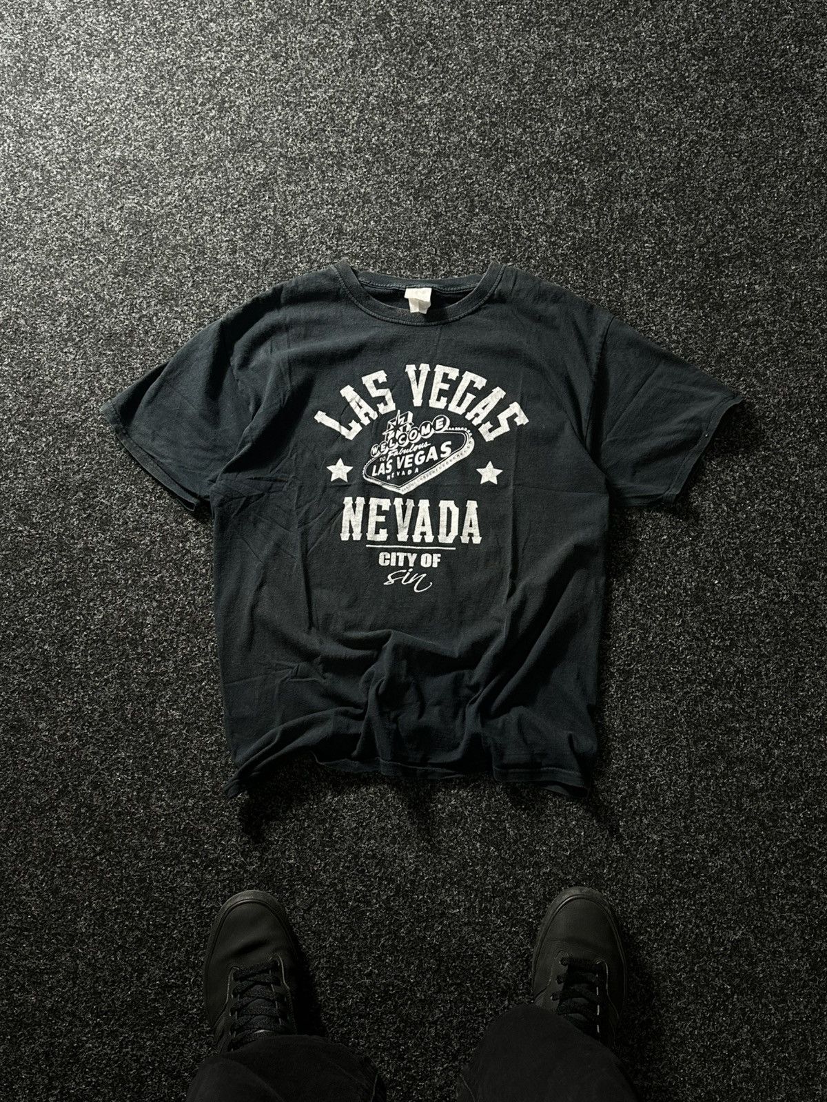 Vintage 🚨 LAS VEGAS 🚨NEVADA RARE BIG LOGO Y2K TEE FRUIT OF YHE LOOM Size US L / EU 52-54 / 3 - 1 Thumbnail