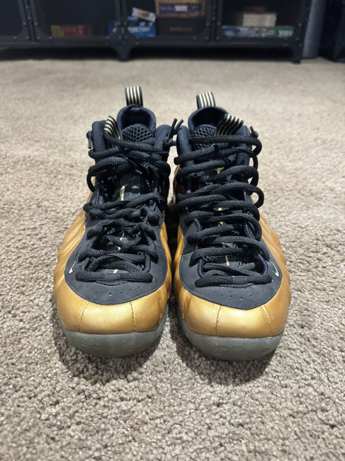 Nike Nike Foamposite Gold Metallic Size US 9.5 / EU 42-43 - 3 Thumbnail