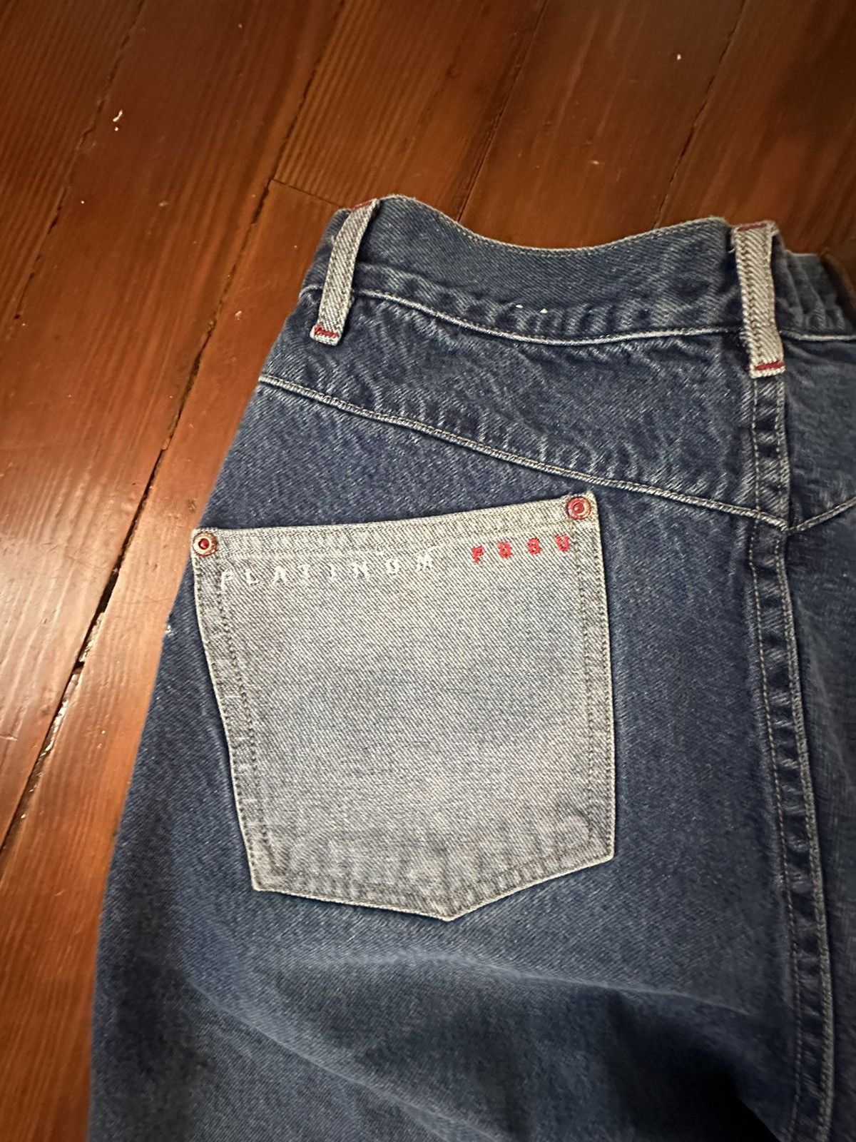 Fubu Platinum FUBU Jeans W32 L34 Red Embroidered Vintage Baggy Size US 32 / EU 48 - 4 Thumbnail