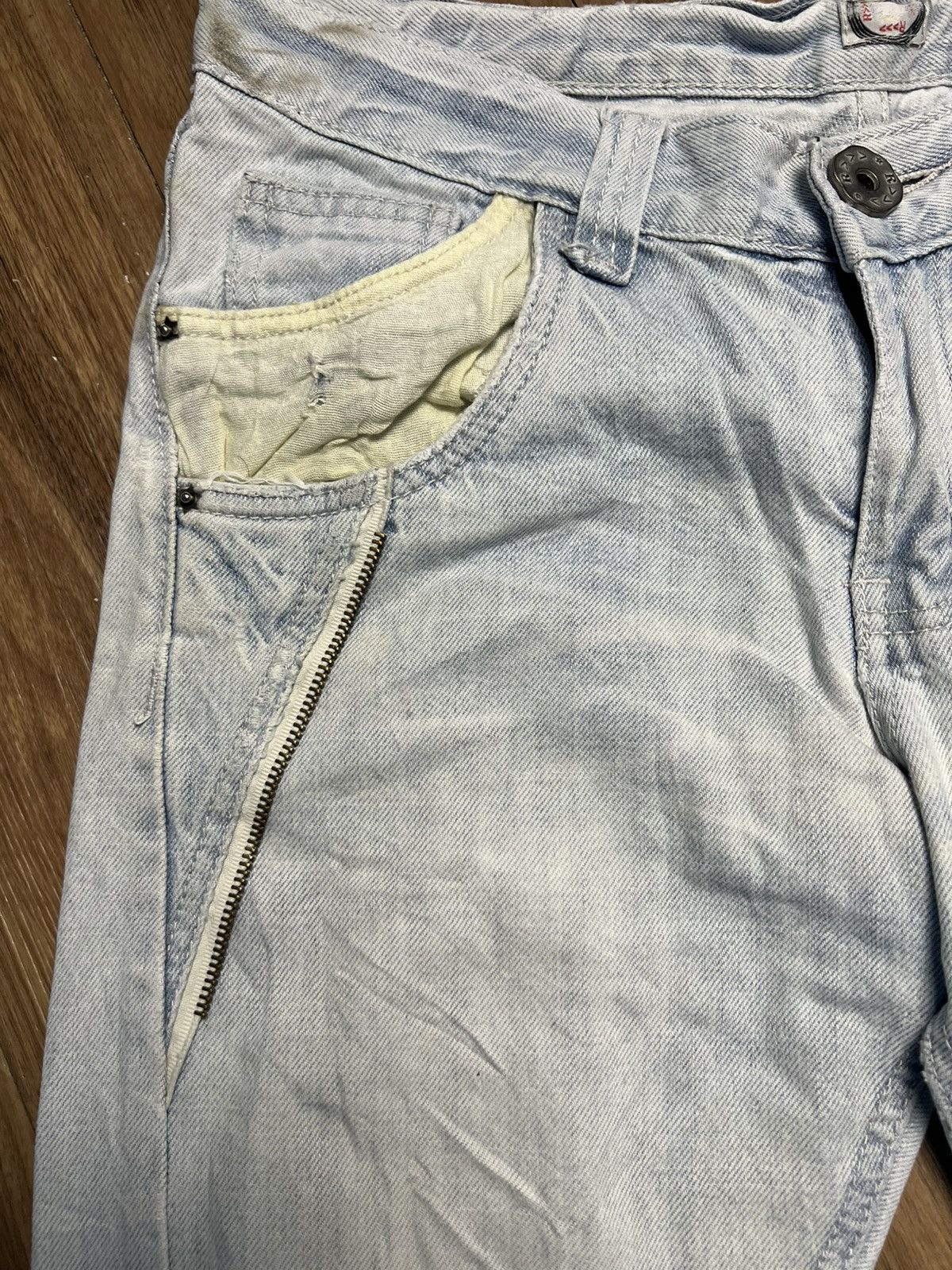 If Six Was Nine RARE Light Wash Jeans: Slanted Zip & Flap Pocket (43) Size 32" / US 10 / IT 46 - 5 Thumbnail