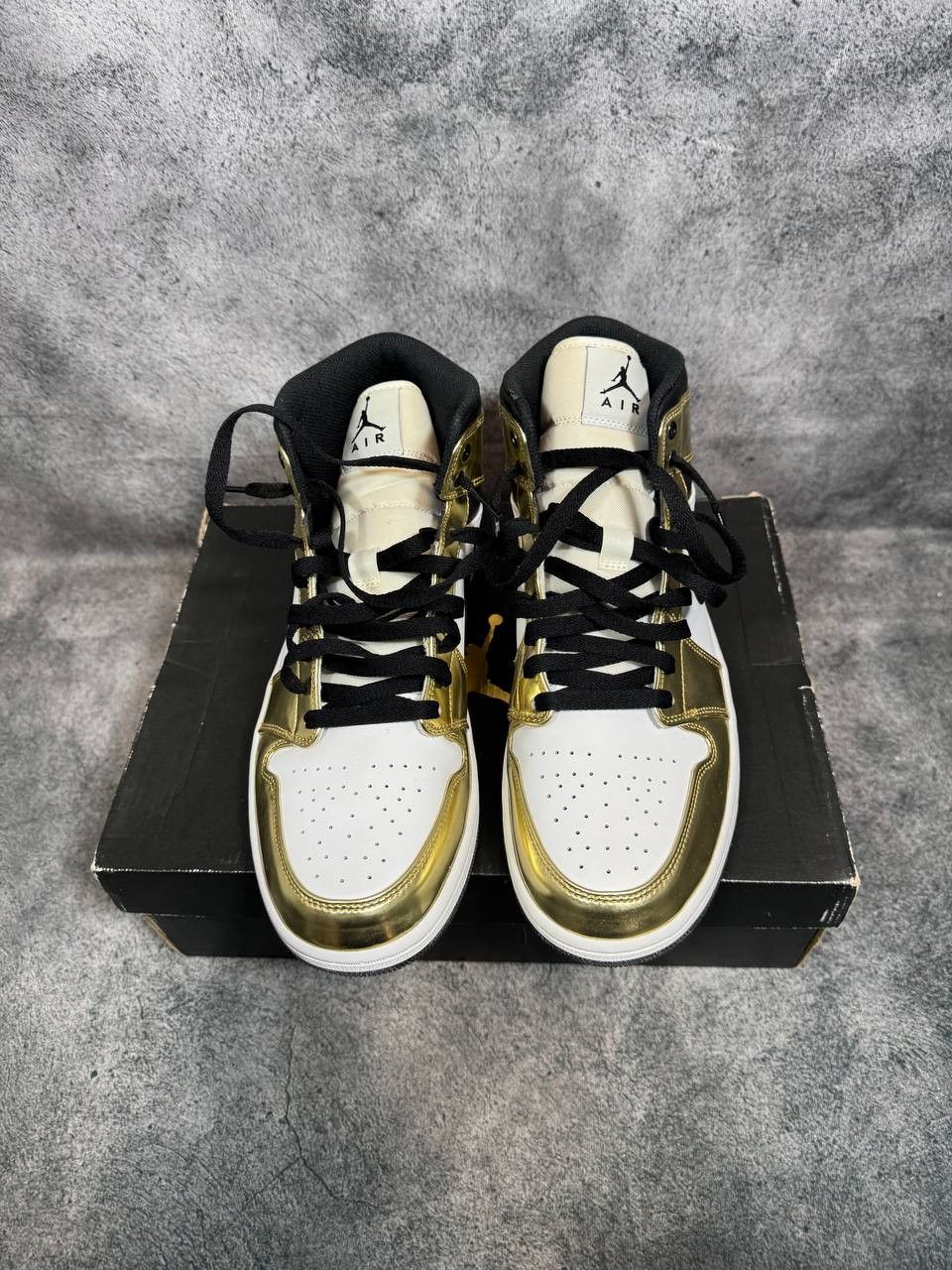 Jordan Brand Size 10.5 | Jordan 1 Metallic Gold Box | Pre-Owned Size US 10.5 / EU 43-44 - 2 Thumbnail