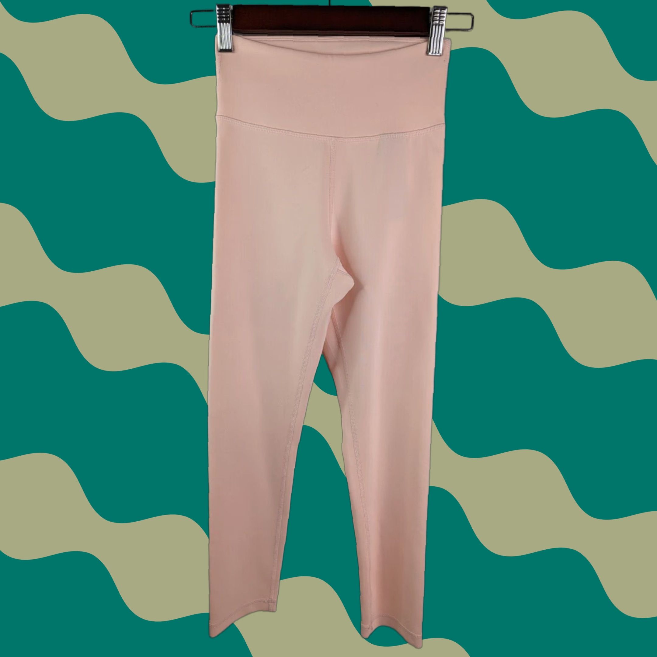 Ivy Park **IVY PARK Pink Yoga Leggings XS Capri** User: **IVY PARK Pink Capri Leggings XS** Size 26" / US 2 / IT 38 - 1 Thumbnail