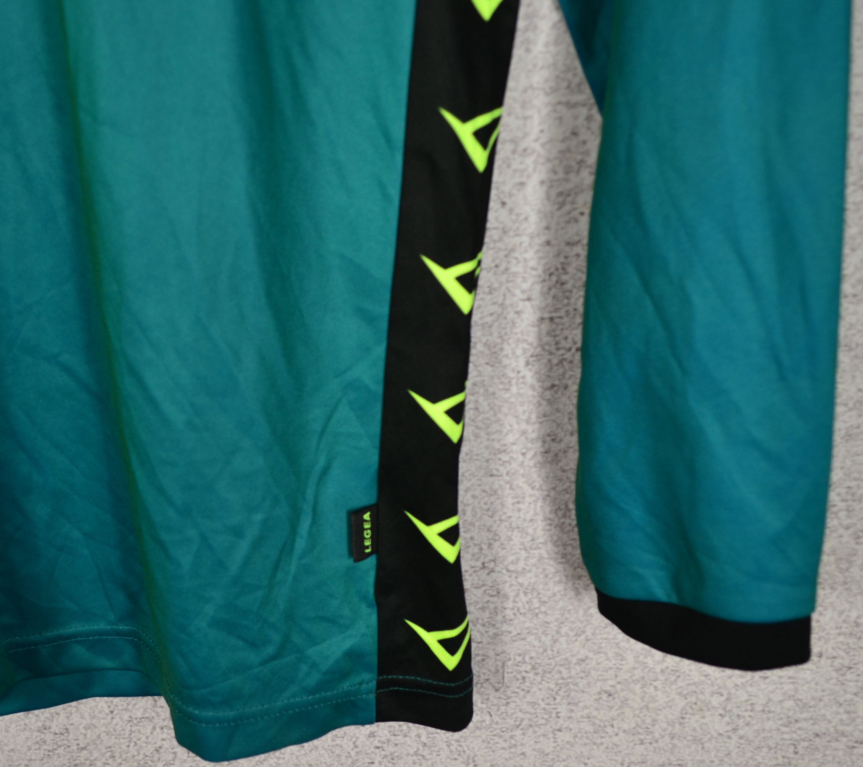 Vintage Italy Legea Referee Soccer Jersey Size US S / EU 44-46 / 1 - 3 Thumbnail