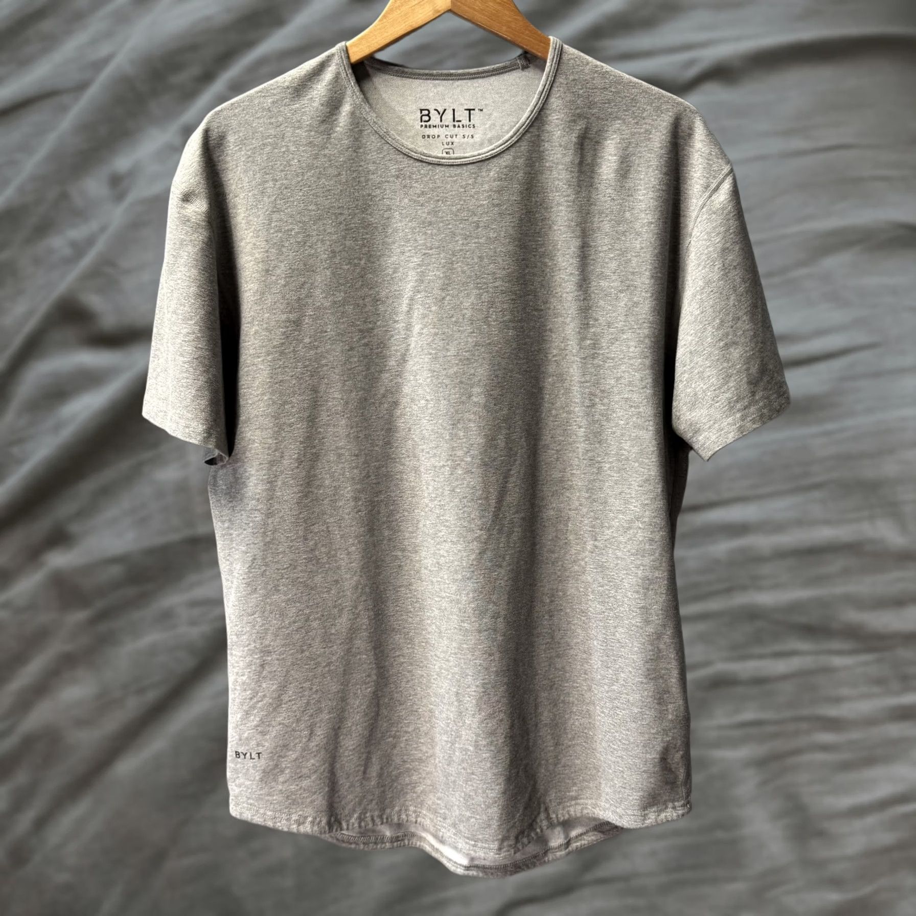 Asics BYLT Shirt Mens XL Gray Drop Cut S/S Lux Premium Basics Stretch Athletic Tee Size US XL / EU 56 / 4 - 1 Thumbnail