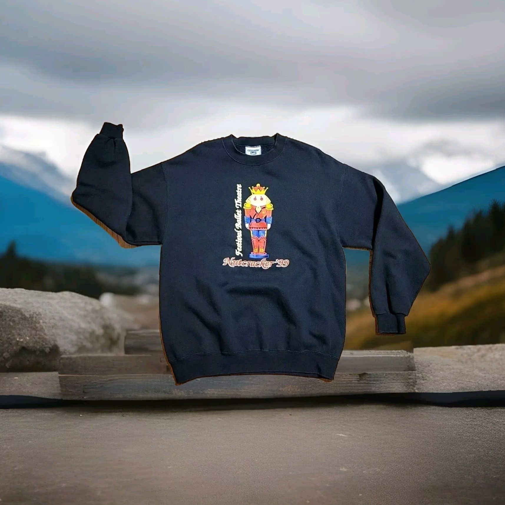 Lee VINTAGE Lee Nutcracker Ballet Pullover Sweatshirt Mens L Black Graphic Print Heavyweight Crew Neck Long Sleeve 1999 Nutcracker Ballet Size US L / EU 52-54 / 3 - 4 Thumbnail