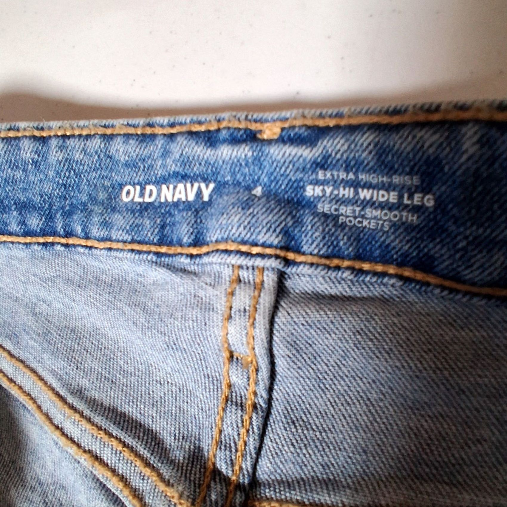 Old Navy Old Navy Women Jeans Sky Hi Wide Leg 4 Light Wash Blue Denim Whiskered Faded New Size 27" / US 4 / IT 40 - 3 Thumbnail