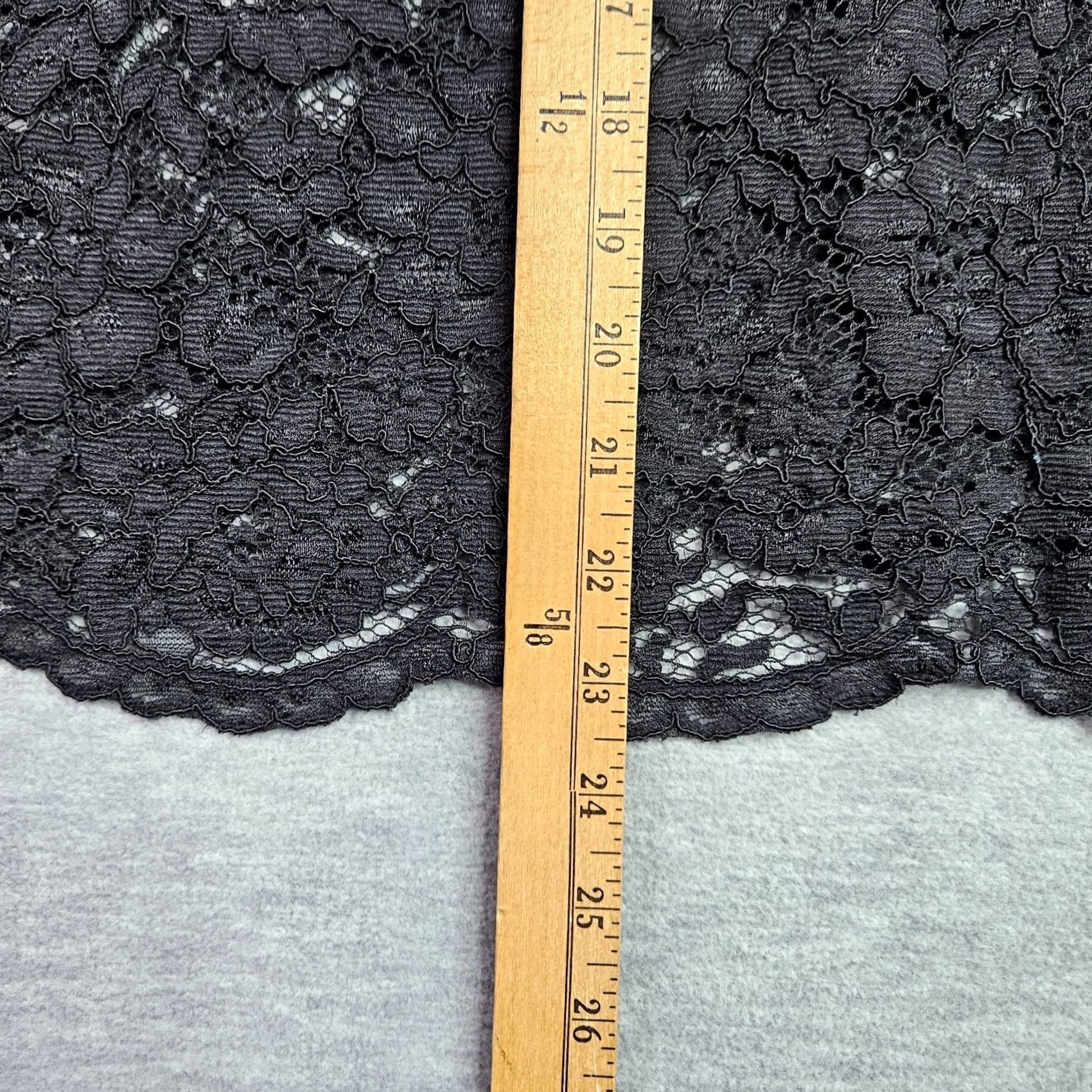 Boden Boden Blouse Women Black Lace Long Sleeve Keyhole Tie Back Size 10 Regular Knit Polyester Solid Vintage No Size L / US 10 / IT 46 - 4 Thumbnail