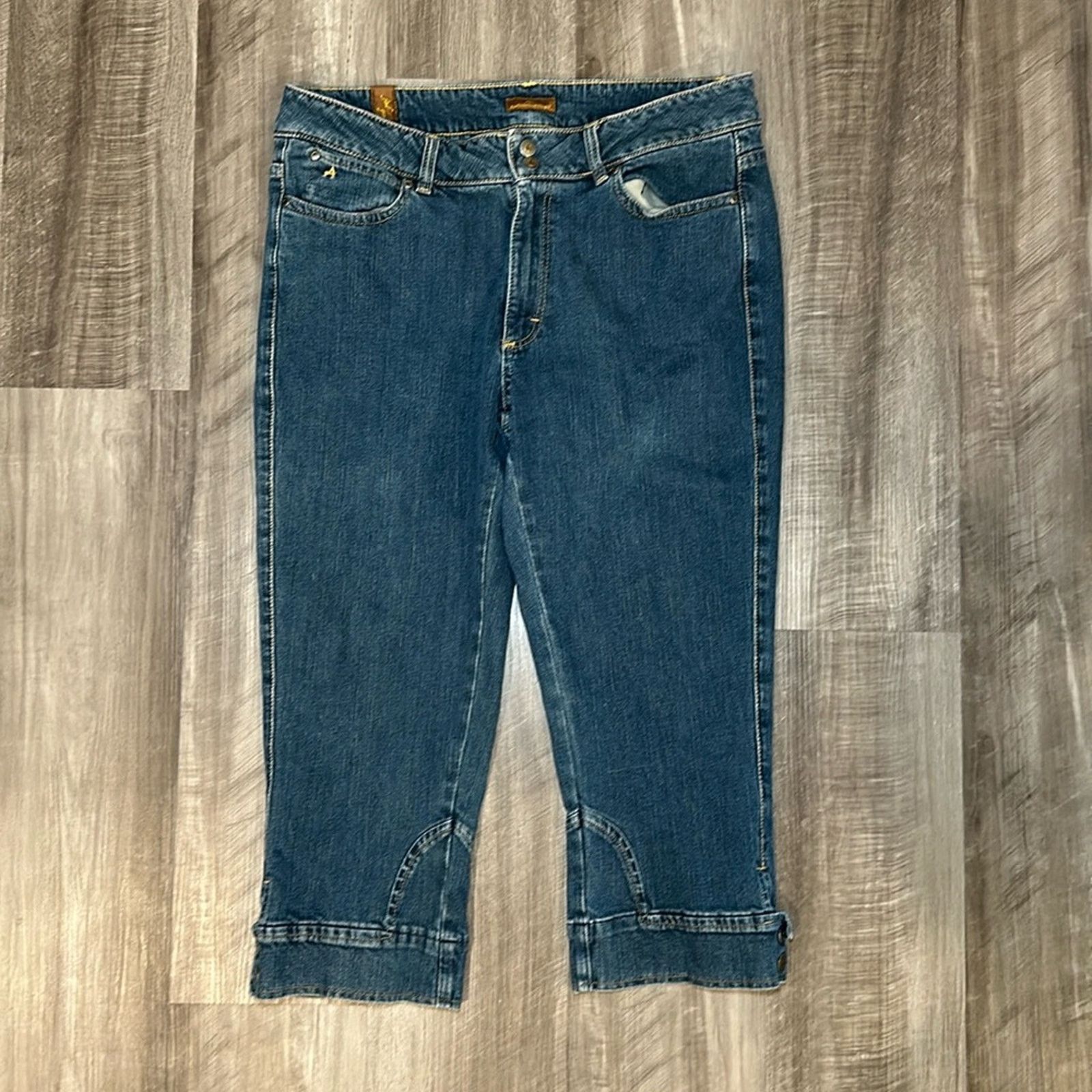 Wrangler Aura by Wrangler Cropped Jeans - 14 AVG Size 36" / US 14 / IT 50 - 1 Thumbnail