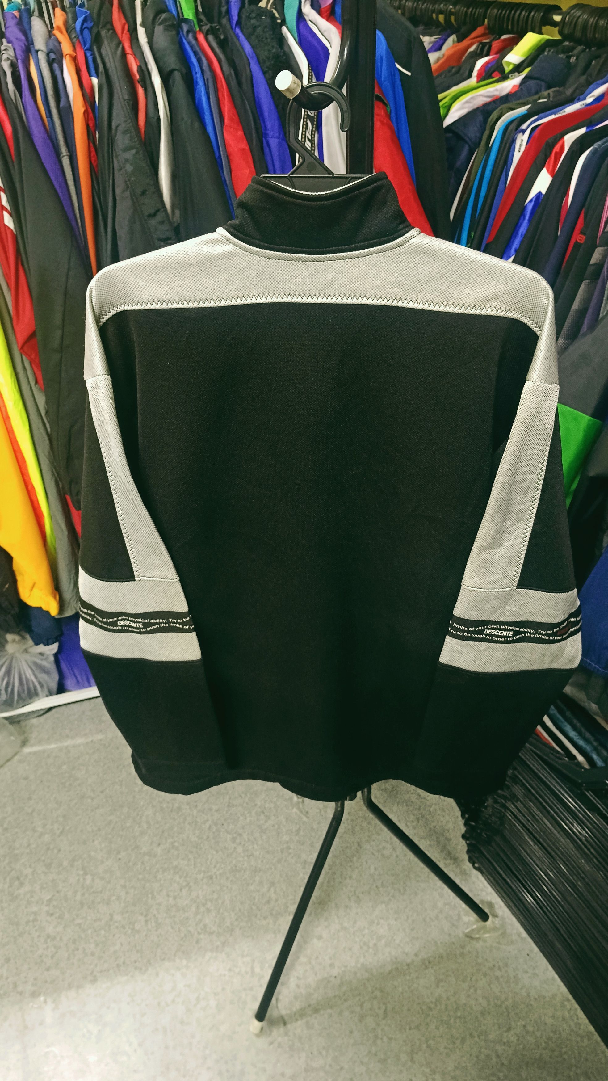Descente Vintage Descente Half Zipper Track Jacket Size US M / EU 48-50 / 2 - 3 Thumbnail