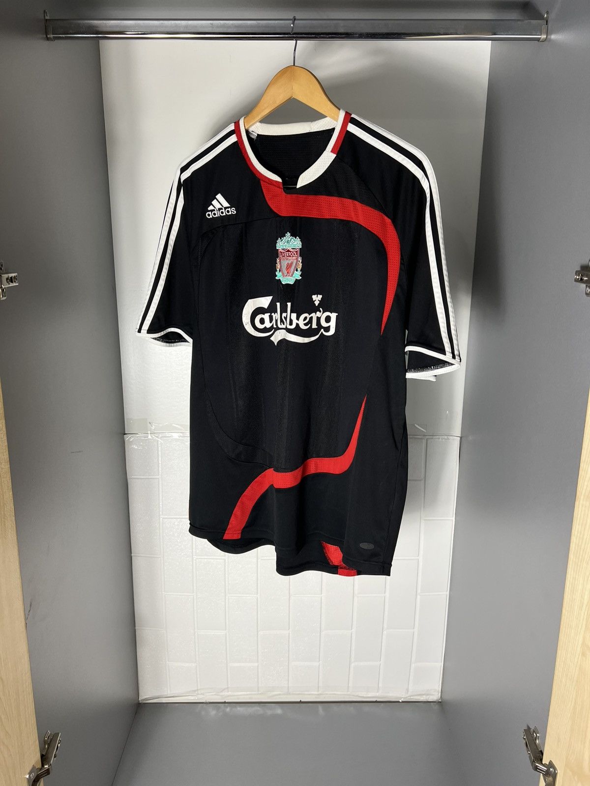 Vintage VERY RARE ADIDAS FC LIVERPOOL ENGLAND SOCCER JERSEY RETRO Size US L / EU 52-54 / 3 - 2 Thumbnail