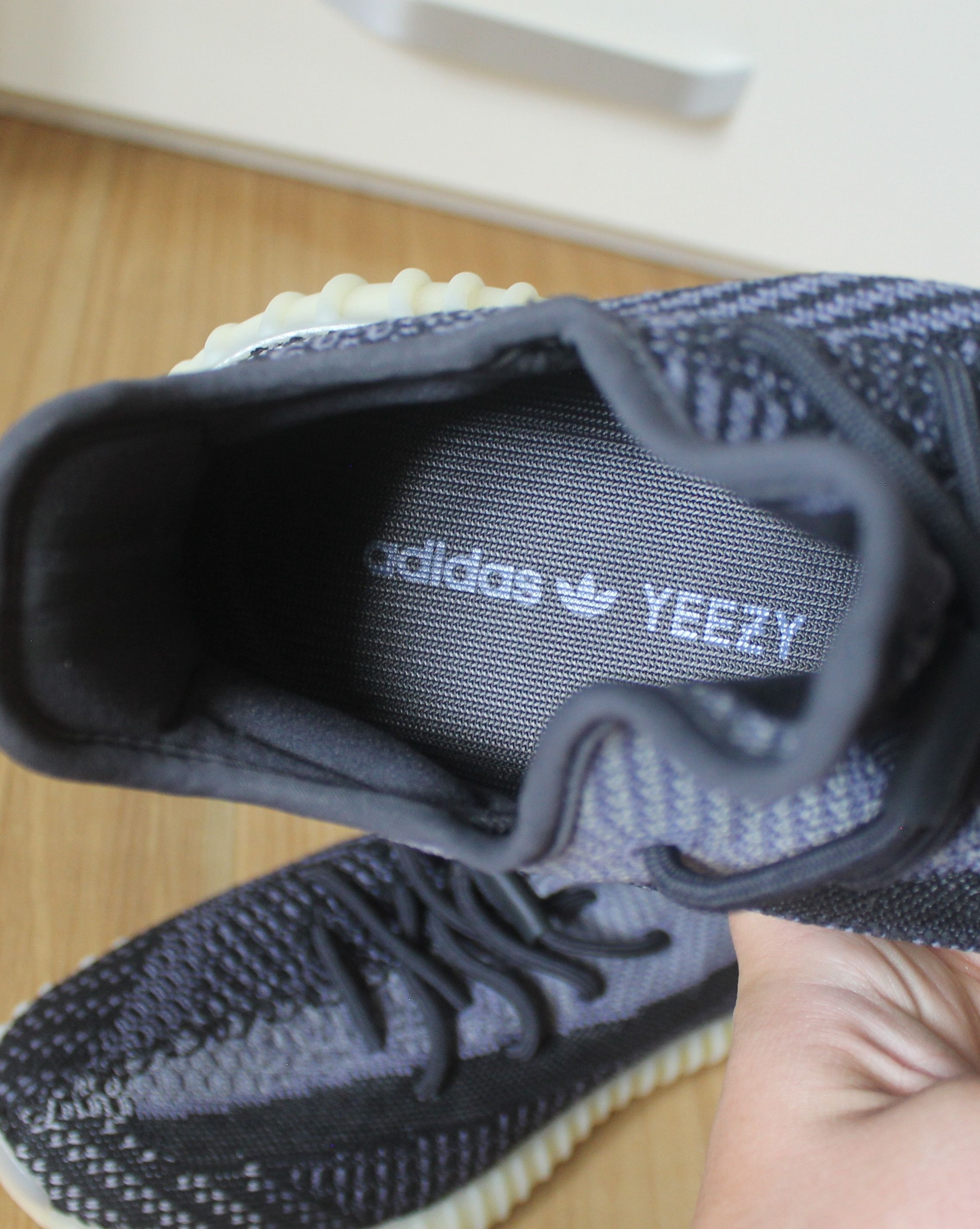 Adidas Yeezy Boost 350 V2 Carbon FZ5000 Size US 9 / EU 42 - 13 Thumbnail