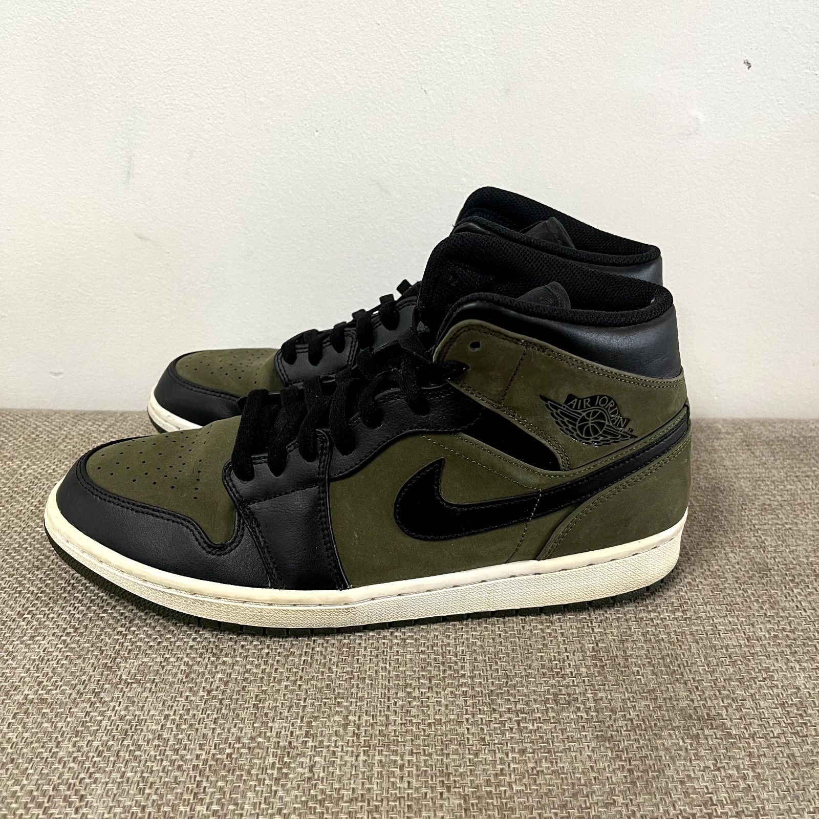 Jordan Brand Air Jordan 1 Mid Olive Canvas Size 11M/ Preowned No Box i Size US 11 / EU 44 - 3 Thumbnail