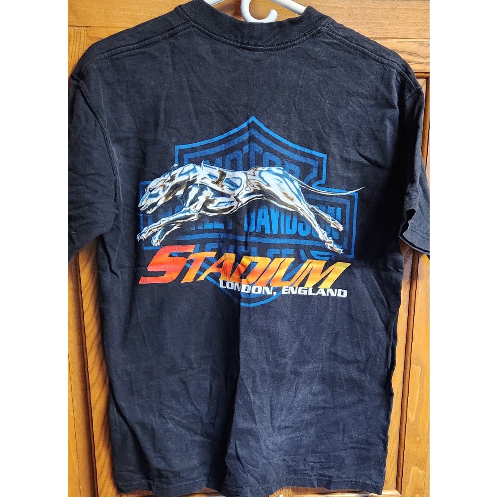 Harley Davidson VINTAGE Harley-Davidson STADIUM T Shirt Mens L Black 1996 London England HD USA Graphic Tee Mens L Decade 1990s Size US L / EU 52-54 / 3 - 6 Thumbnail
