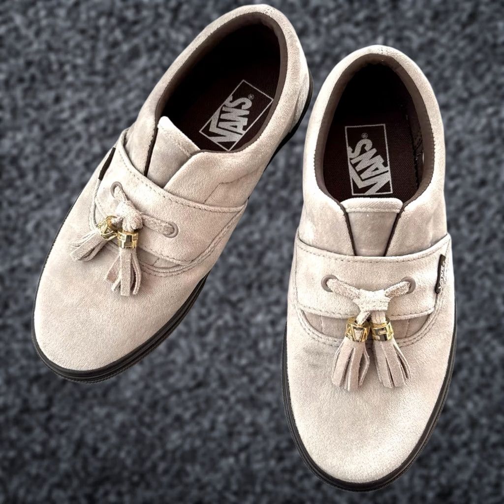 Vans Item Specifications: Brand: Vans Size US 6 / IT 36 - 1 Thumbnail