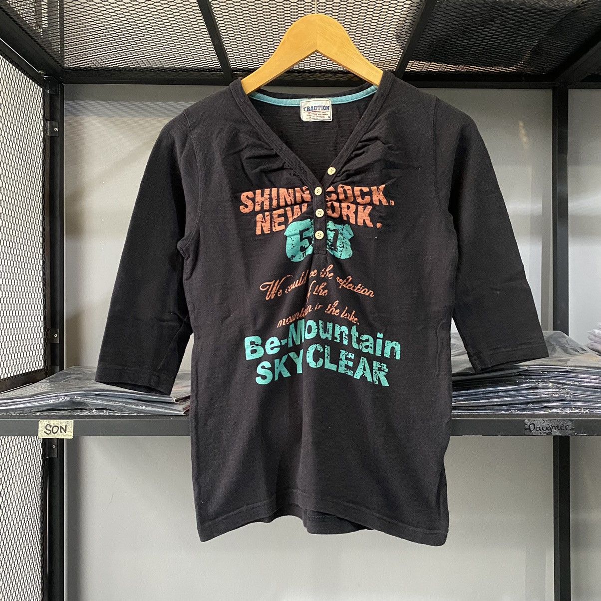 If Six Was Nine × Japanese Brand Y2K New York Trekker Be Mountain Retro Adventure Henley Tees Size US M / EU 48-50 / 2 - 1 Thumbnail