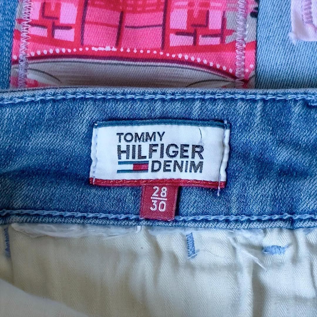 Tommy Hilfiger Upcycled TOMMY HILFIGER "WINDOWS TO JAPAN" Jeans Size 26" / US 2 / IT 38 - 4 Thumbnail