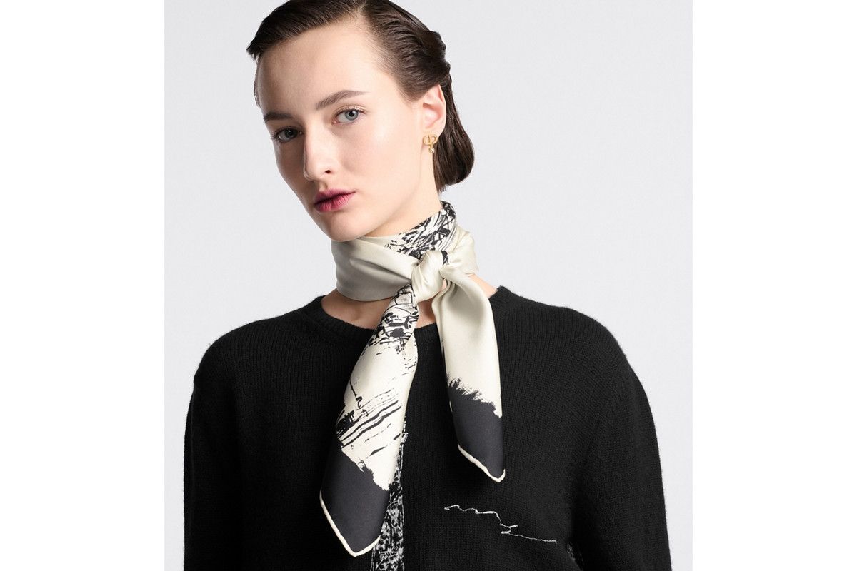 Dior o1bcso1str0226 Size:OS/90 Square Scarf in Black Size ONE SIZE - 5 Thumbnail