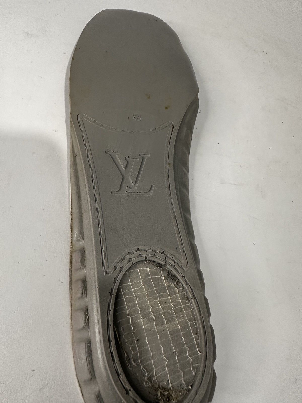 Louis Vuitton Louis Vuitton Rivoli Monogram Low Top Sneakers. Size US 8 / EU 41 - 15 Thumbnail