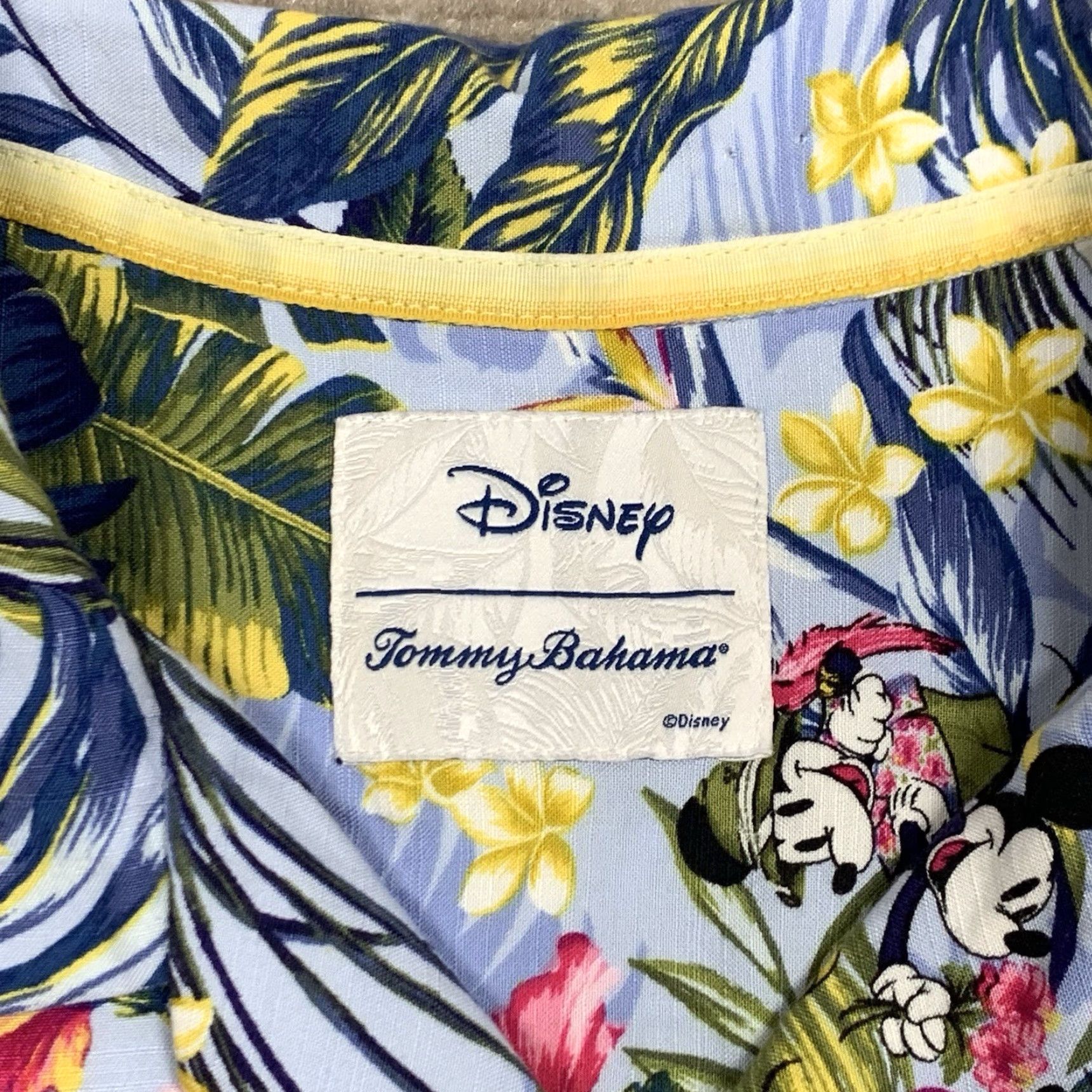 VINTAGE Tommy Bahama Disney Jungle Jubilee Camp Shirt Mens Small