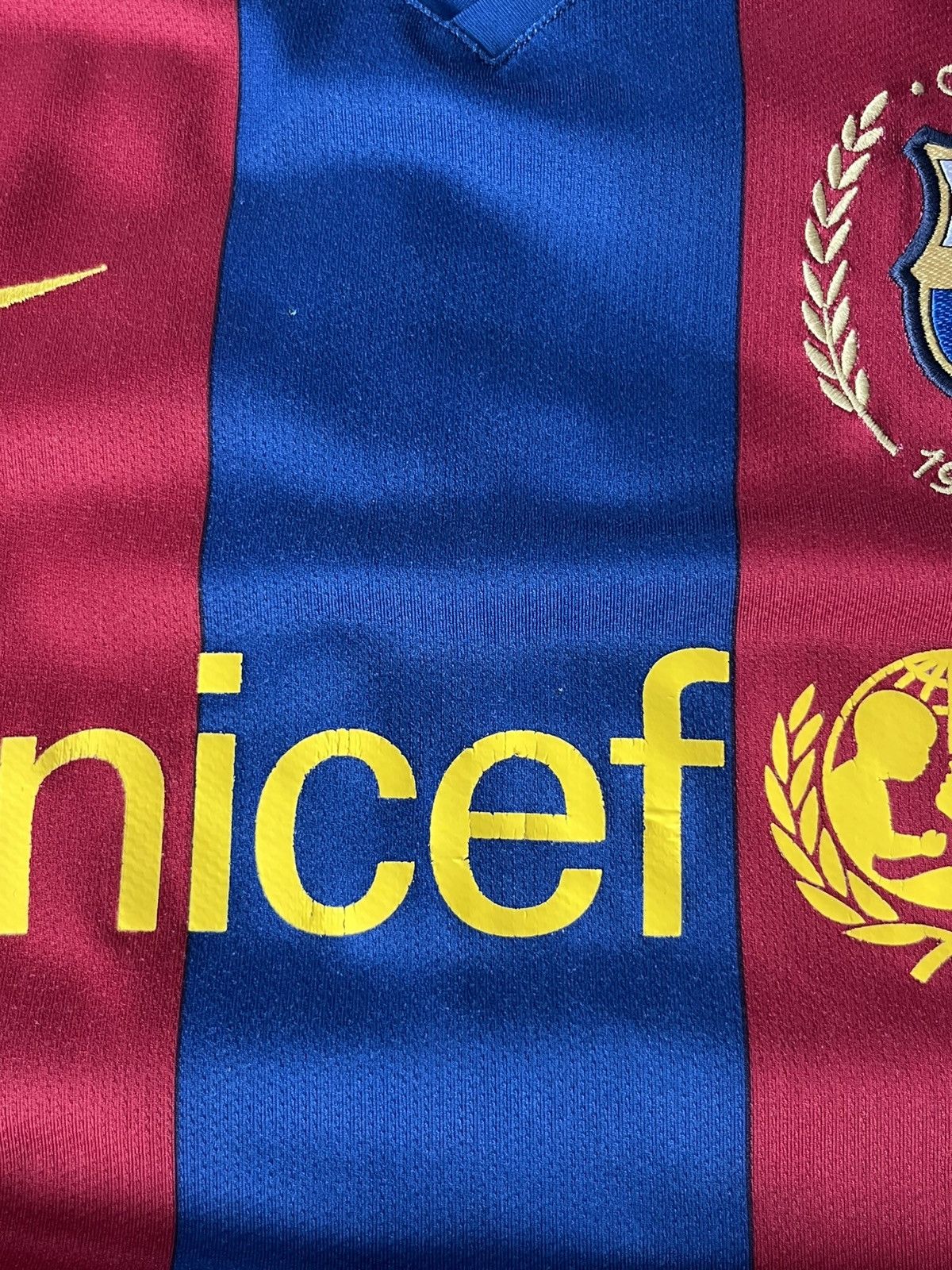 Nike Vintage Jersey FC.Barcelona UNICEF Size US XL / EU 56 / 4 - 4 Thumbnail