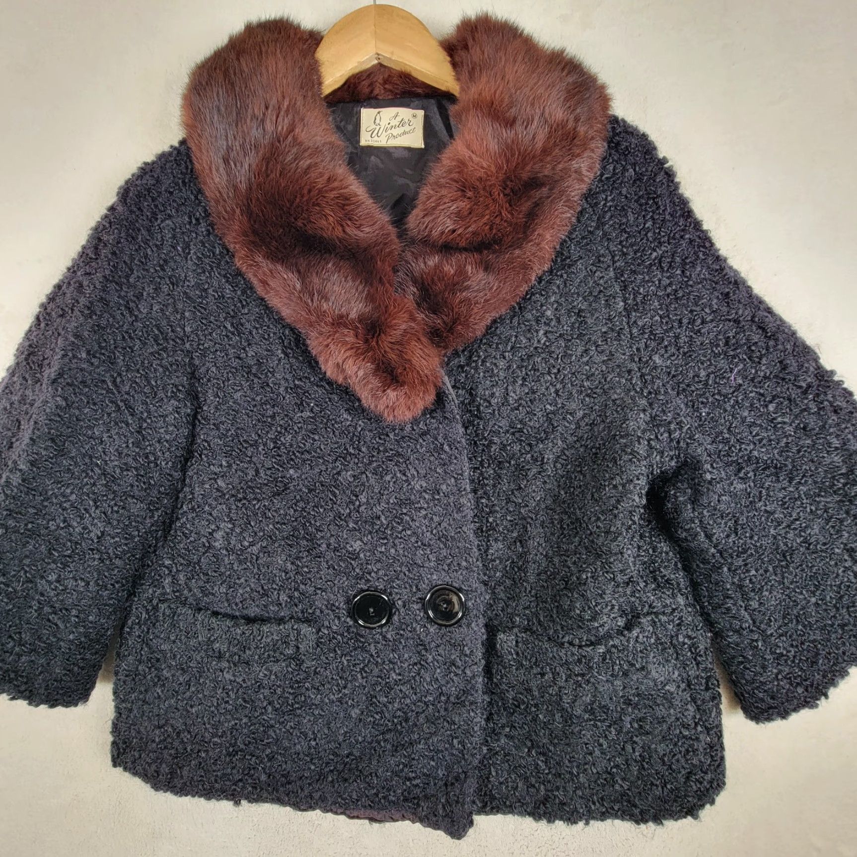 Vintage VINTAGE A Winter Product Jacket Main Selling Point: Black Lambs Wool 3 Button Fur Collar Cocktail Jacket Women M Winter Size M / US 6-8 / IT 42-44 - 2 Thumbnail