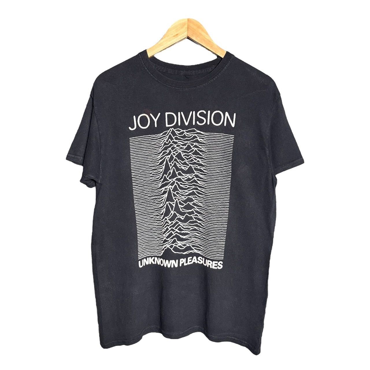 Band Tees Vintage Y2K Joy Division Unknown Pleasures Band Tee Size US M / EU 48-50 / 2 - 1 Thumbnail