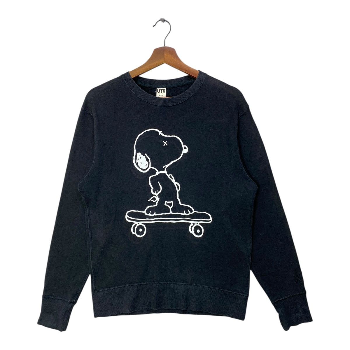Kaws × Peanuts × Uniqlo Uniqlo X Peanuts X Kaws Sweatshirt Big Logo Crewneck Size S Size US S / EU 44-46 / 1 - 1 Thumbnail