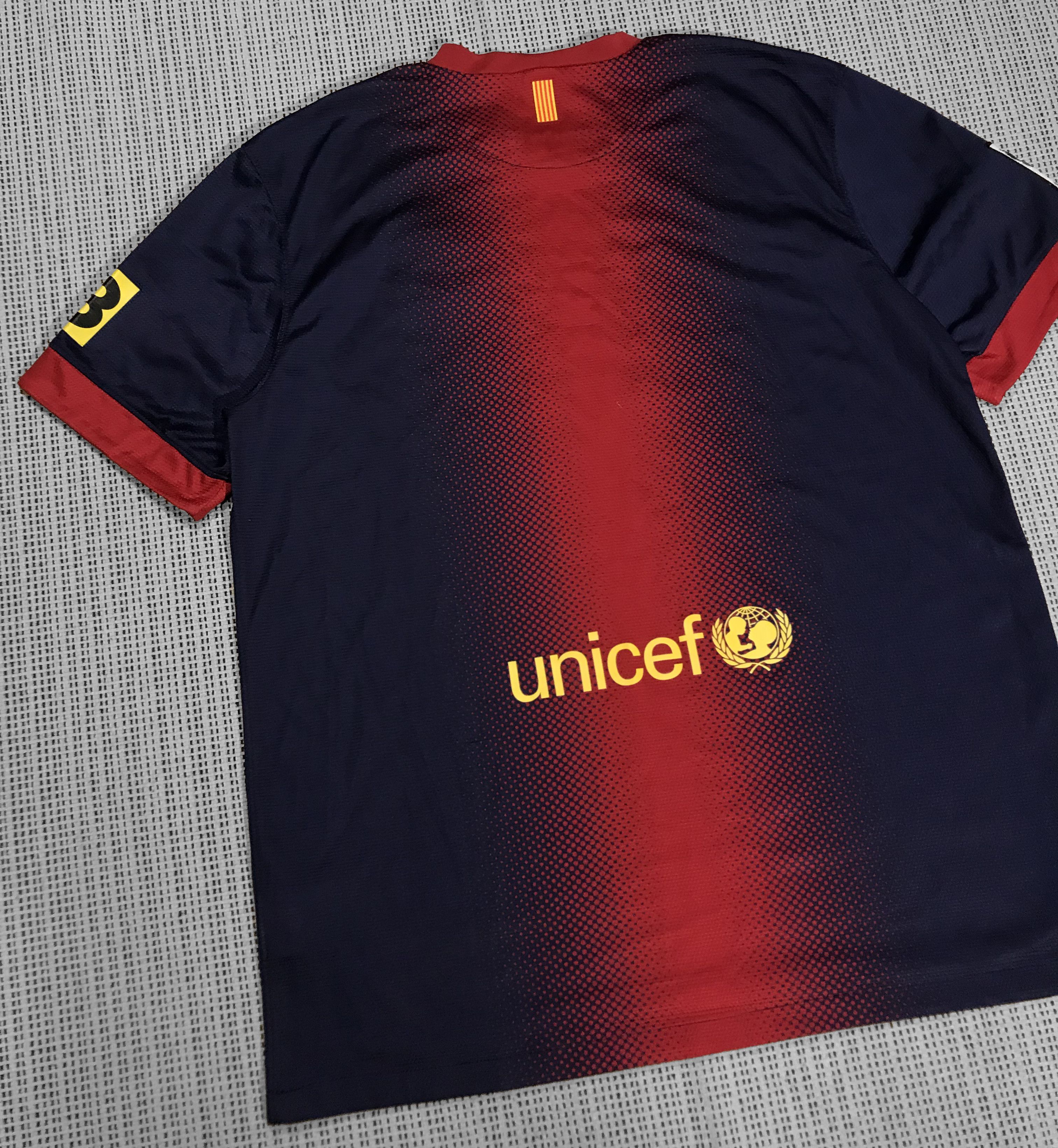 Nike NIKE 2012/2013 F.C Barcelona T-shirt (L) Size US L / EU 52-54 / 3 - 9 Thumbnail