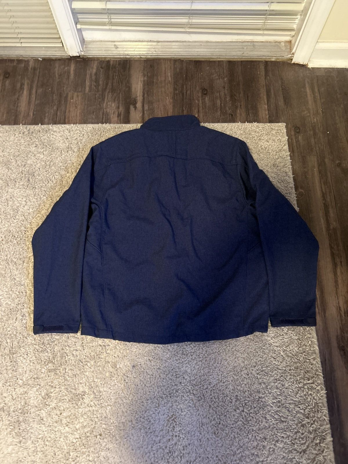 Kirkland Signature Collared light rain jacket. Size US L / EU 52-54 / 3 - 2 Thumbnail