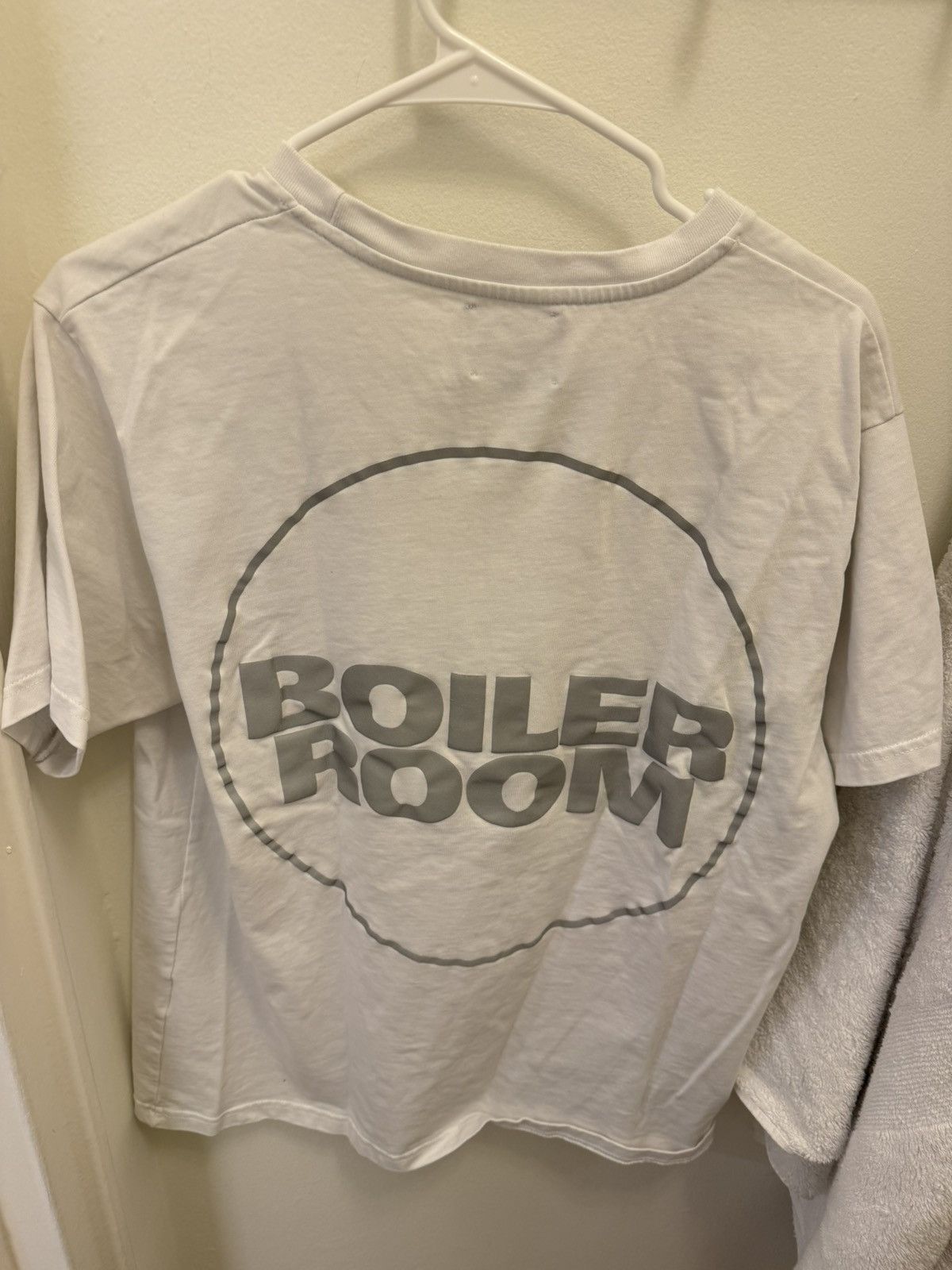 Boiler Room Boiler Room circle logo, reflective 3M white tee Size US L / EU 52-54 / 3 - 1 Thumbnail