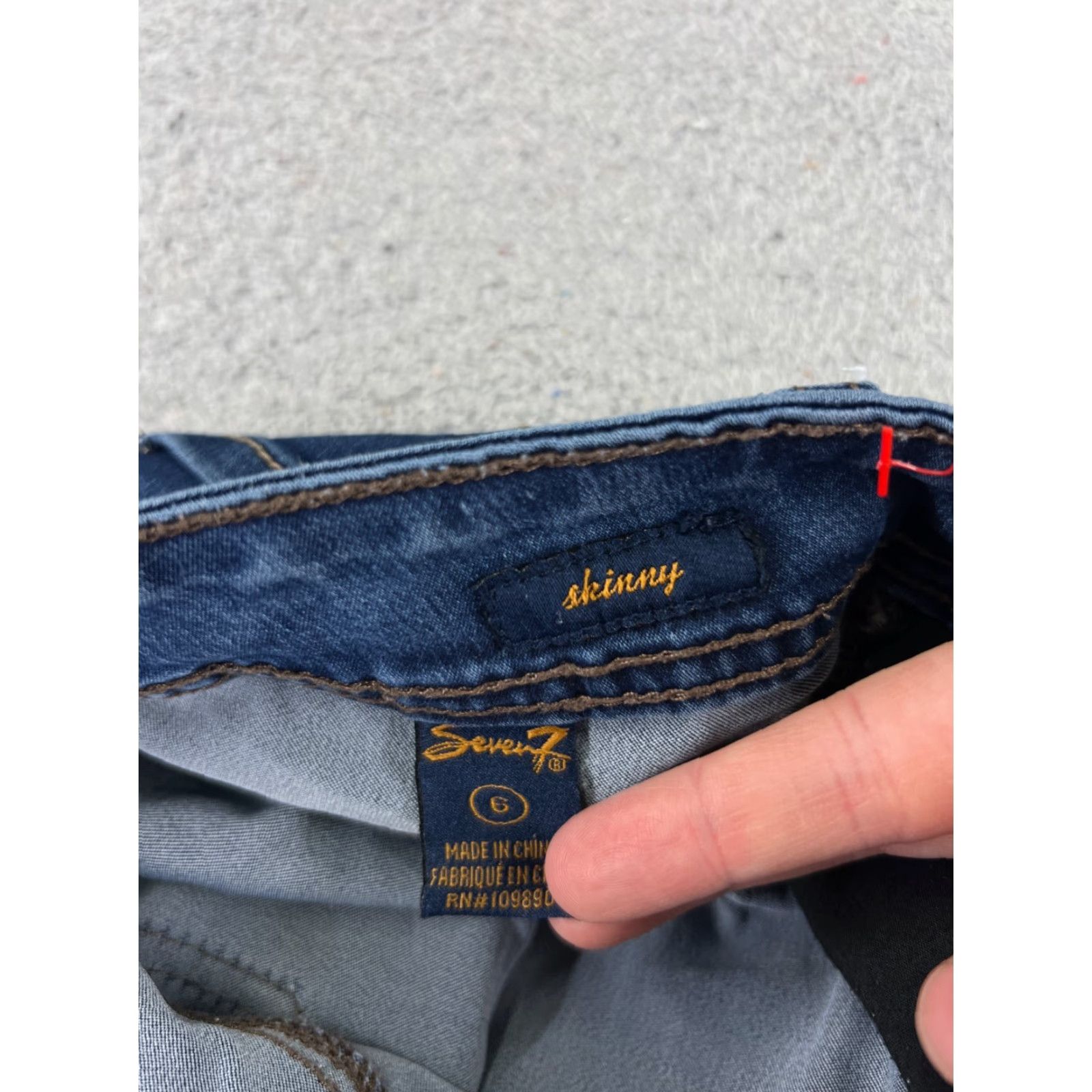 Vintage Seven7 Jeans Women Skinny Fit Denim Blue Dark Wash 28x28 Low Rise Stretch 6 5-Pocket Button Embroidered Logo Regular Inseam 28 in Cotton Size 28" / US 6 / IT 42 - 7 Thumbnail