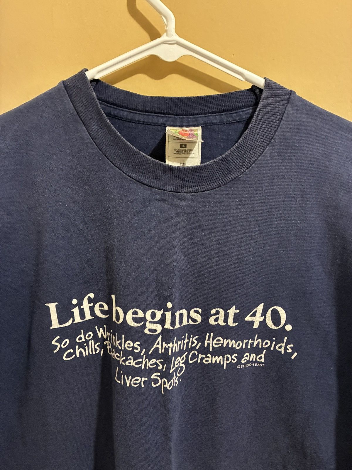 Vintage Vintage age Parody tee Size US XL / EU 56 / 4 - 1 Thumbnail