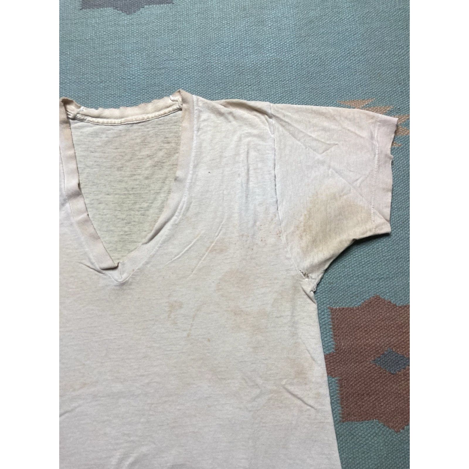 Vintage VINTAGE 70s 80s White T-Shirt V-Neck Cotton Grunge Medium M Mens Size US M / EU 48-50 / 2 - 6 Thumbnail