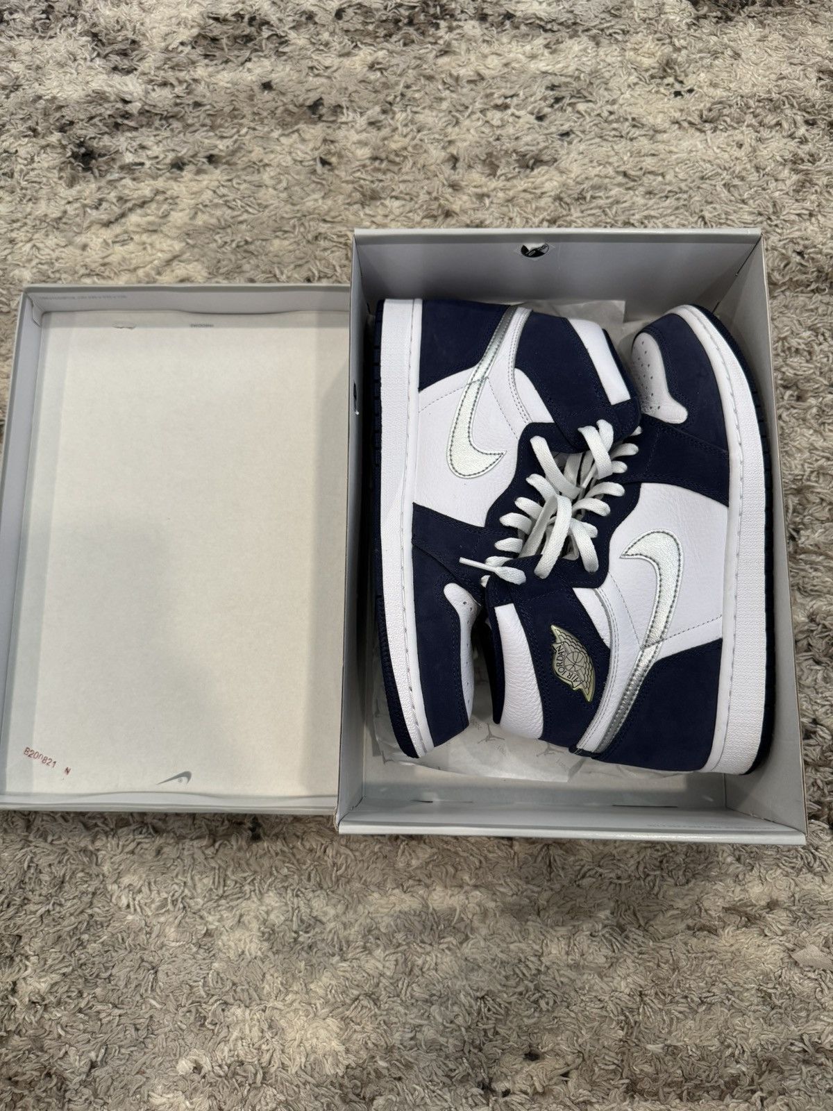 Jordan Brand Air Jordan 1 Retro High Size US 10 / EU 43 - 1 Thumbnail