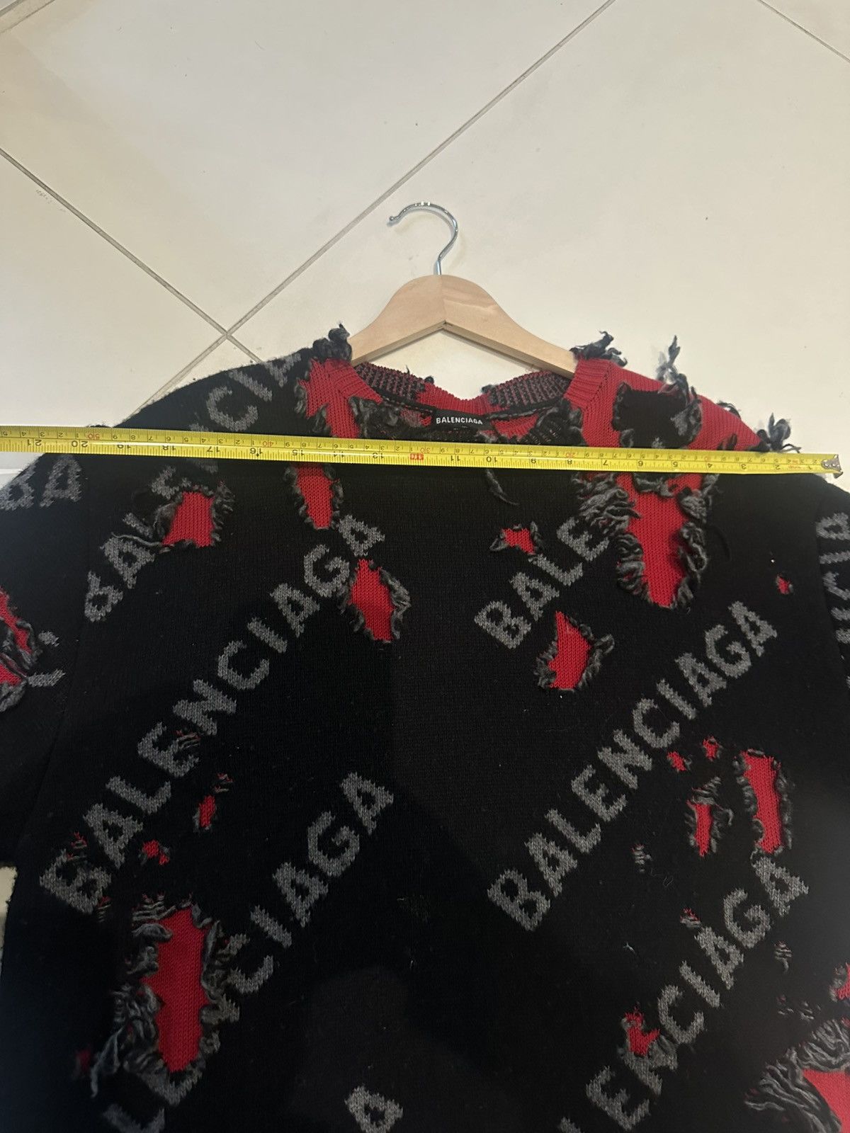 Balenciaga BALENCIAGA DESTROYED LOGO CREW KNIT Size US S / EU 44-46 / 1 - 17 Thumbnail